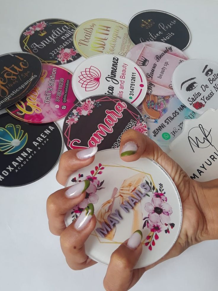 MOSTRADOR DE UÑAS