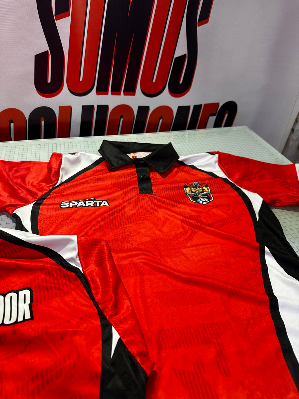 SUÉTER POLO SUBLIMADO